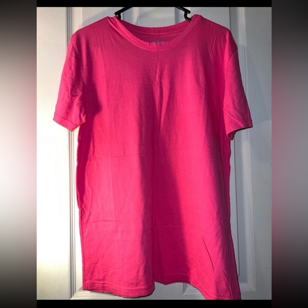 NWOT pink Meundies tee